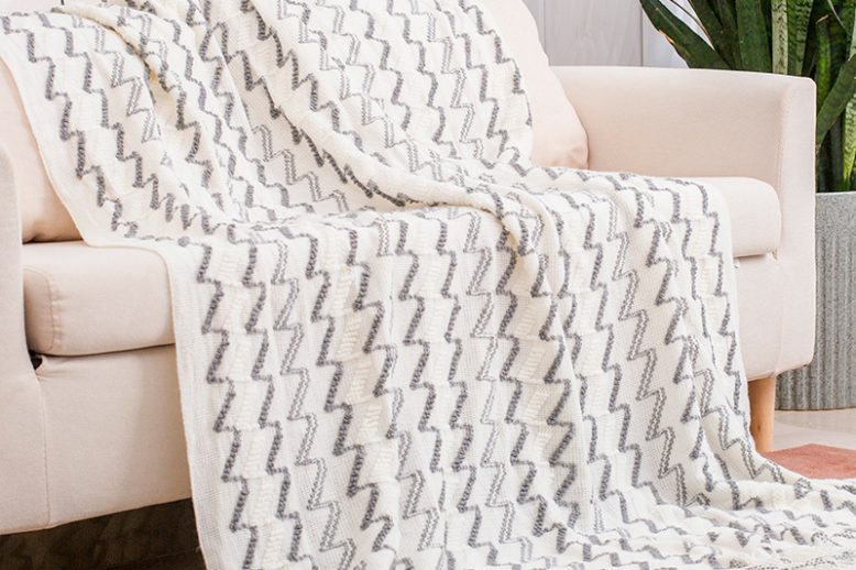 Custom made knit blankets unique designs (15)