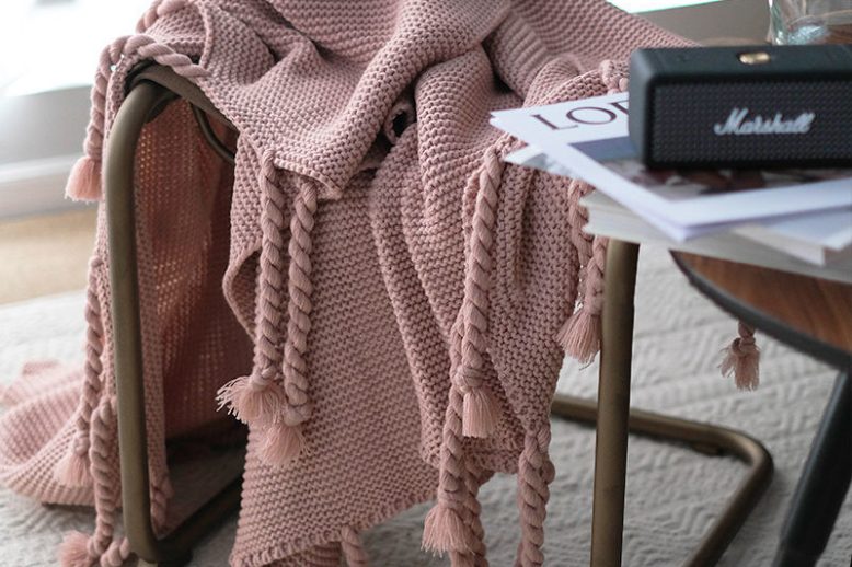 Custom made knitted throws for every season (2)