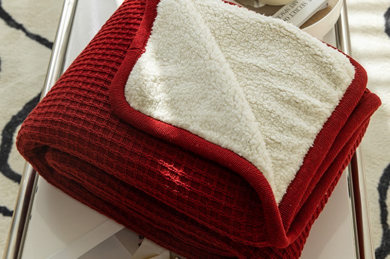 Customizable knit blankets at affordable prices (2)