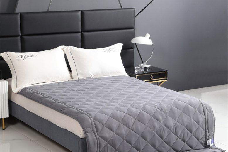 Discover custom weighted blankets made just for you (1)