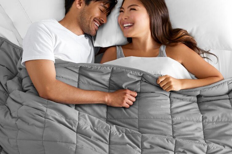 Explore personalized comfort with custom weighted blankets (1)