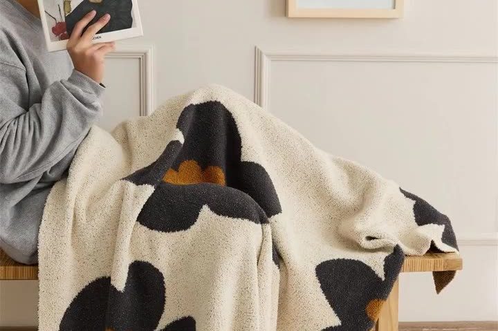 Handcrafted custom knit blankets for sale (3)